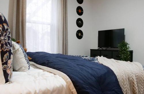 Northside House | Cozy & Convenient Getaway 3BD 2BA Dog Friendly