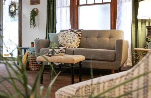 Northside House | Cozy & Convenient Getaway 3BD 2BA Dog Friendly