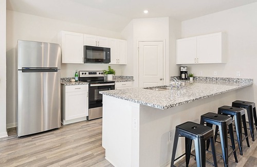 College Station House | Cozy & convenient to TAMU, the Brazos County Expo, & Legends!