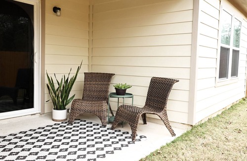 College Station House | Cozy & convenient to TAMU, the Brazos County Expo, & Legends!