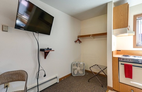 Cooper Landing Apartment | Cozy Cooper Landing Haven: Mtn View, Near River!