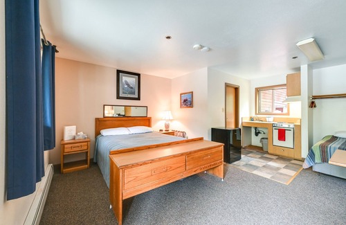 Cooper Landing Apartment | Cozy Cooper Landing Studio w/ Mountain Views!