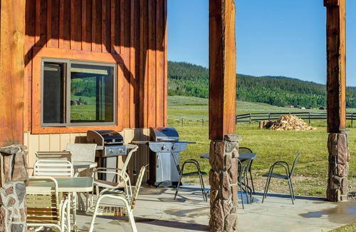 Cora Cabin | Cozy Cora Studio Cabin w/Wind River Mtn Views