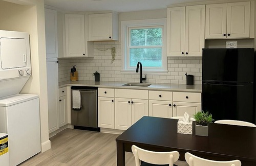 Skokie Apartment | Cozy Corner: Charming 1BR with WiFi