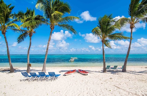 East End Apartment | Cozy Corner - Economical Accomodations Right on the Beach