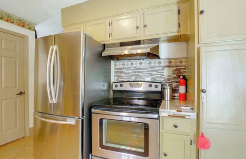 Whitehaven House | Cozy Corner in Memphis - 4 Miles to Graceland!