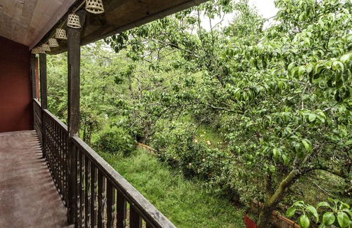 Camoca Cottage | Cozy cottage besides a stream and a river