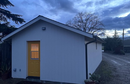 Sonoma Cottage | Cozy cottage in enjoyable Sonoma with WiFi and AC