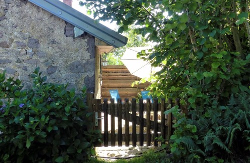 Saint-Bresson Cottage | Cozy cottage in Saint-Bresson with private garden and WIFI