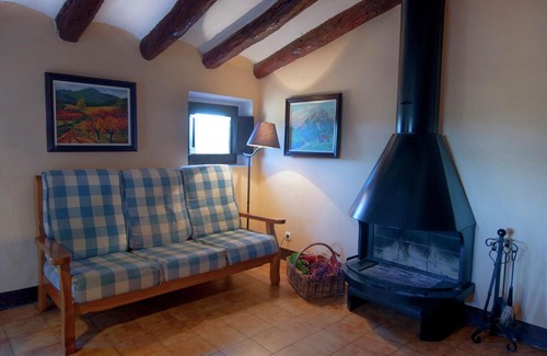Subirats House | Cozy Cottage in Subirats with Swimming Pool