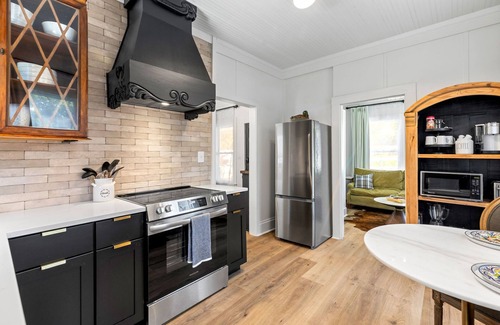 Johnson City House | Cozy Cottage in the Heart of Johnson City