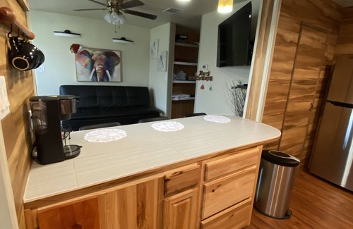 Webberville Cottage | Cozy cottage in the country w/hot tub! 20 minutes away from downtown Austin