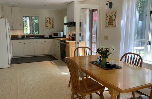 Lincolnville House | Cozy cottage in woodland setting near to hiking biking and lakes