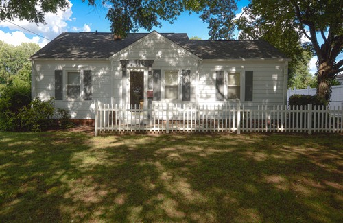 Winston - Salem Cottage | Cozy Cottage minutes to Downtown