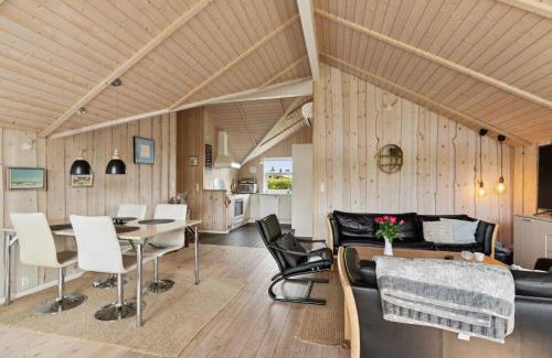Kramnitse House | Cozy Cottage Near Beach With Fenced Garden