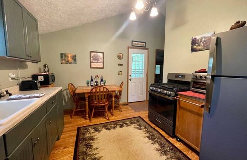 Vowinckel Cottage | Cozy Cottage near Cook Forest Park & ANF