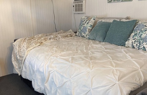 Bay Minette Bed & Breakfast | Cozy Cottage near downtown Bay Minette and Court house