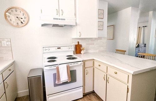 Leeds House | Cozy Cottage Near St. George and Zion
