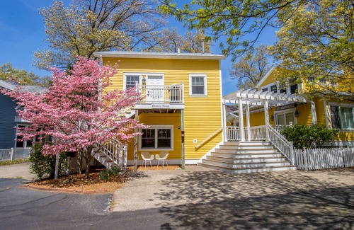 Michigan City House | Cozy cottage NOW available for short or long term rentals(seasonal)