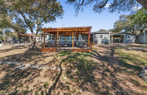 Oatmeal House | Cozy Cottage on Flat Creek - 5 min from Flat Creek Winery!