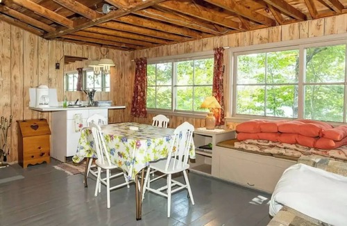 Magnetawan Cottage | Cozy cottage on Lake Cecebe. Tranquility above Muskoka at Rockwynn Cottages