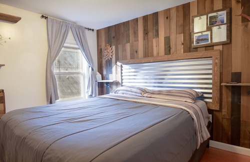 Farmington Cottage | Cozy Cottage on recreational trail. Close to Dining, Shops, and Ski Resorts.