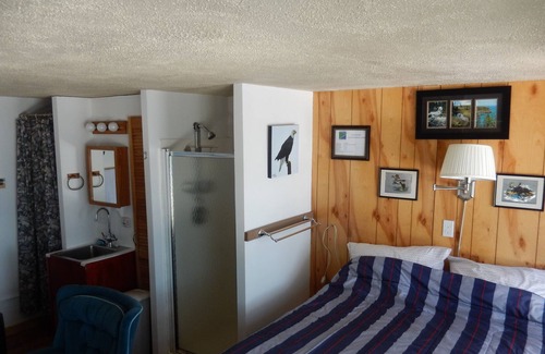 Grand Marais Cottage | Cozy Cottage on Shore of Lake Superior and the Flute Reed River