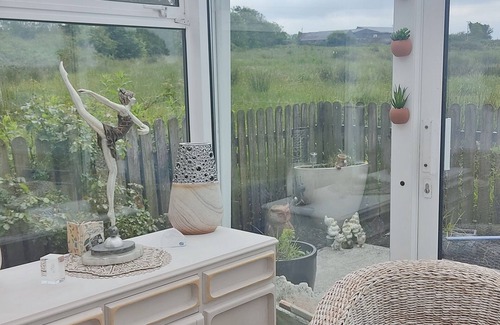Listowel Cottage | Cozy Cottage Retreat in Listowel pet friend