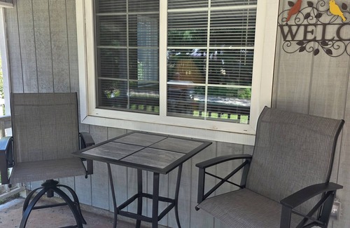Le Roy Cottage | Cozy Cottage Retreat, in Leroy, with access to all sports Rose Lake