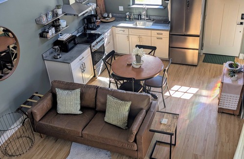 Waynesville Cottage | Cozy Cottage Sleeps 4! - Master King Bedroom and Hideaway Loft with Double Bed.