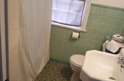 State College House | Cozy Cottage Style Townhouse - Walk to Downtown!