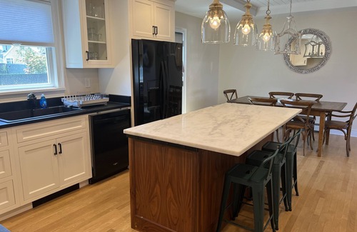 New London House | Cozy Cottage w/Lighthouse Views - Private Beach - Dedicated Office