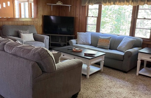 West Alton Cottage | Cozy cottage with AC in charming Alton NH. Near Lake and plenty of attractions.