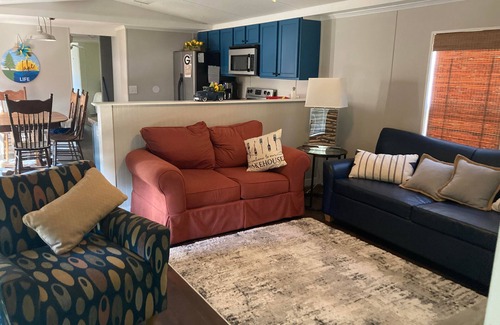 Crisp County House | Cozy Cottage with amazing views on the lake.