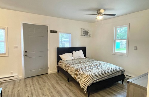 Bass Lake House | Cozy cottage with Bass Lake access only 300' away-6399.