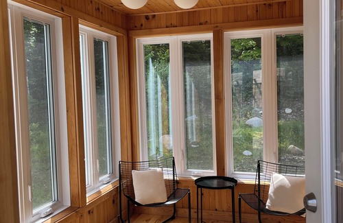 Saint Come Cottage | Cozy cottage with jacuzzi and access to lake