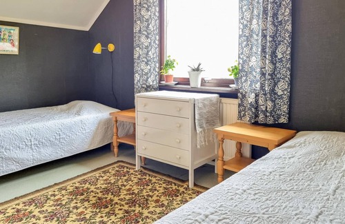 Tanum House | Cozy cottage with large garden and large balconies.