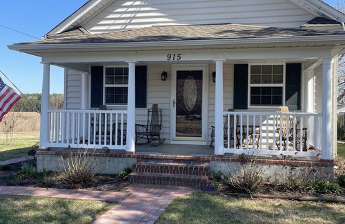 Cambridge Cottage | Cozy Cottage with Private Dock- Chesapeake Bay/Cambridge (Pet-Friendly)