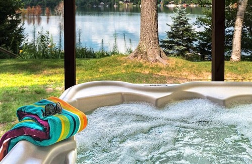 Wautoma Cabin | Cozy Cottage with so many amenities, on beautiful Little Hills Lake in Wautoma