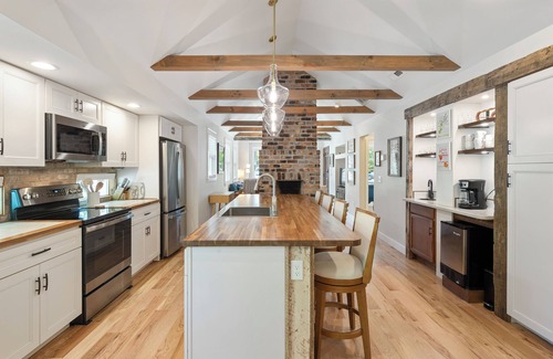 Flat Rock Cottage | Cozy Cottage within walking distance to all that Historic Flat Rock has to offer