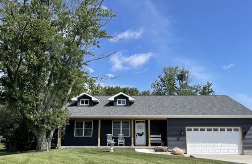 Rockfield House | Cozy country bungalow close to Purdue University, State Park, and Lakes
