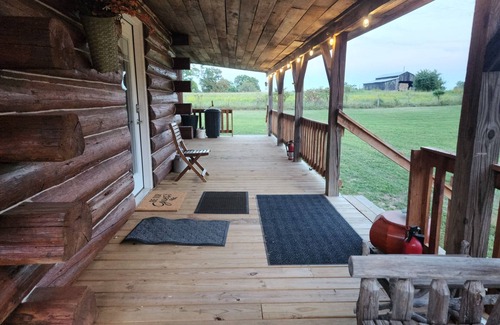 West Union Cabin | Cozy Country Cabin close to West Union!