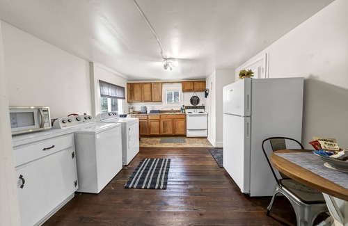 Mount Vernon Cottage | Cozy Country Cottage