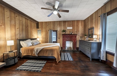 Mount Vernon Cottage | Cozy Country Cottage