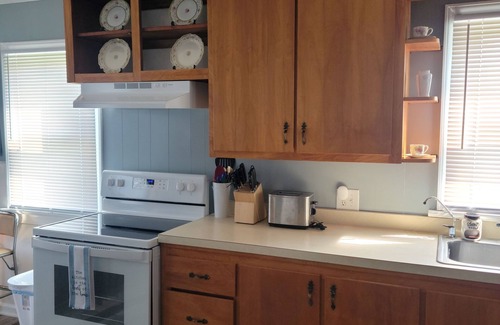 Farnham House | Cozy, country retreat in a private setting. Enjoy beautiful sunsets and sunrises