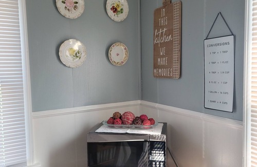 Farnham House | Cozy, country retreat in a private setting. Enjoy beautiful sunsets and sunrises