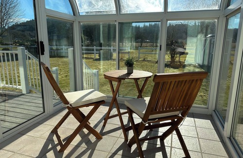 Forks House | Cozy countryside getaway in downtown Forks, Washington.