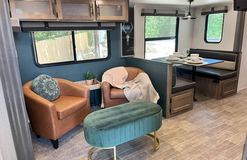 Garfield House | Cozy Couple's Getaway 15 minutes from Lake Tenkiller Dog Friendly