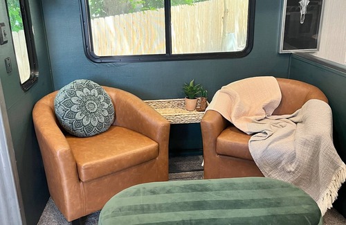 Garfield House | Cozy Couple's Getaway 15 minutes from Lake Tenkiller Dog Friendly