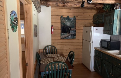 Bryson City Cabin | Cozy Creekside Cabin just a few steps from Lands Creek!